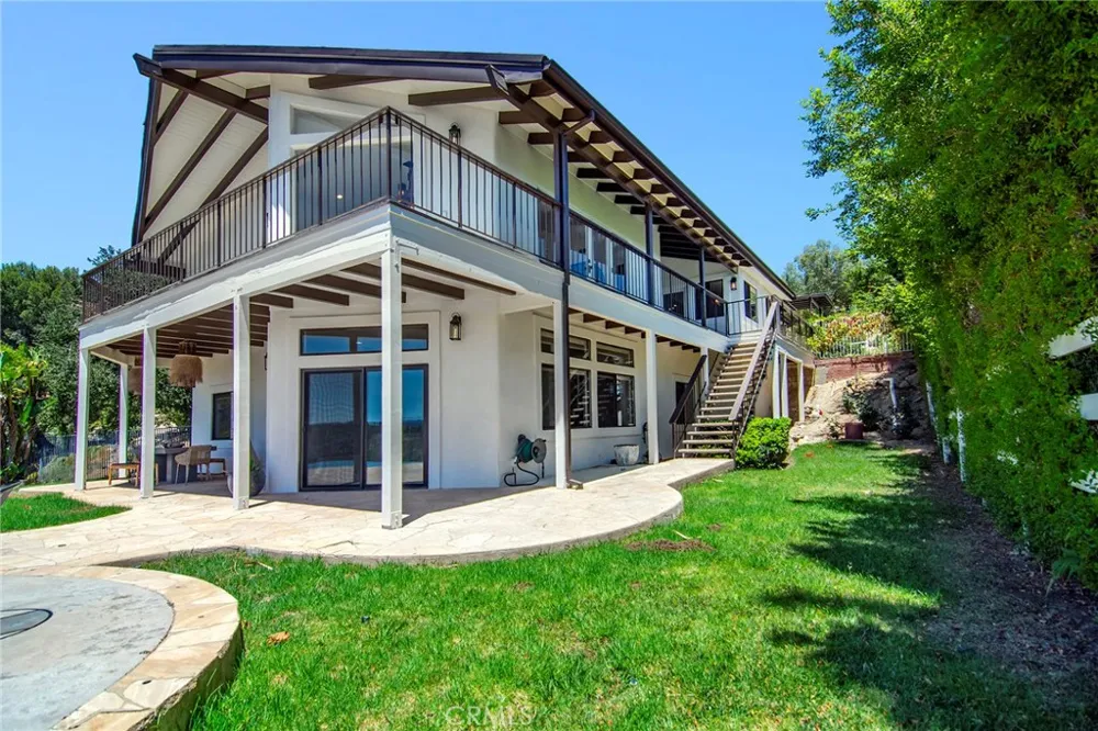 130 Dapplegray Road Bell Canyon, CA 91307