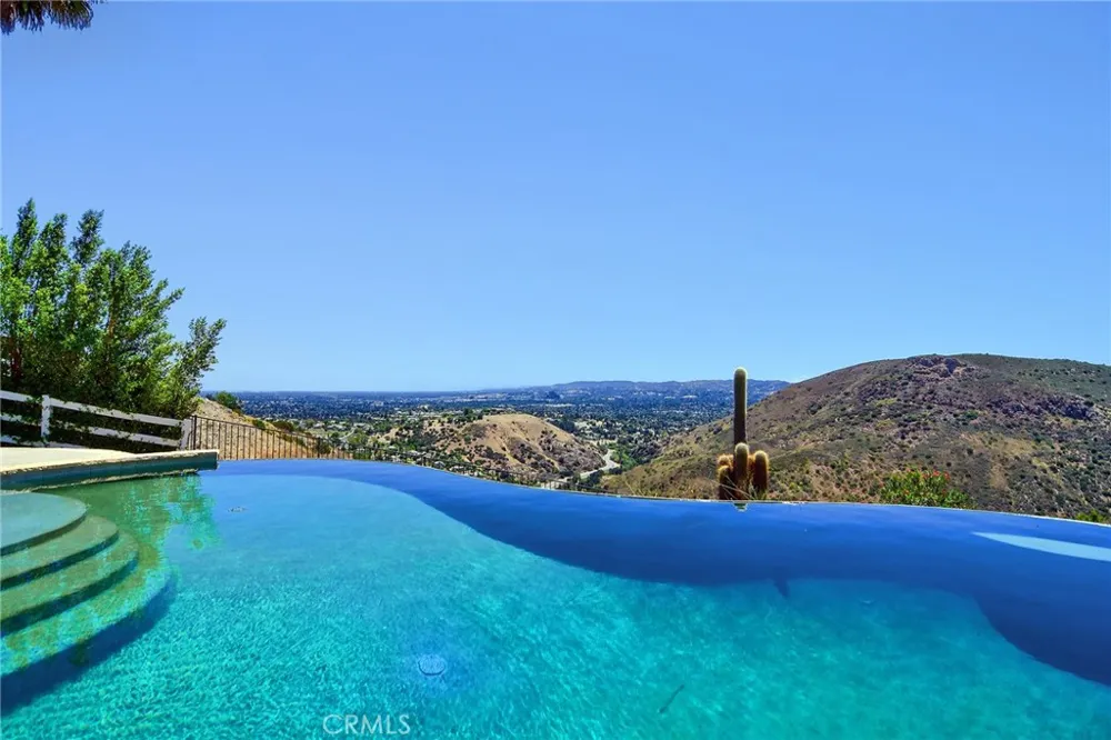 130 Dapplegray Road Bell Canyon, CA 91307
