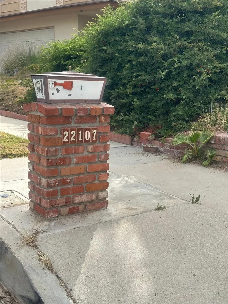 22107 Barbacoa Saugus, CA 91350