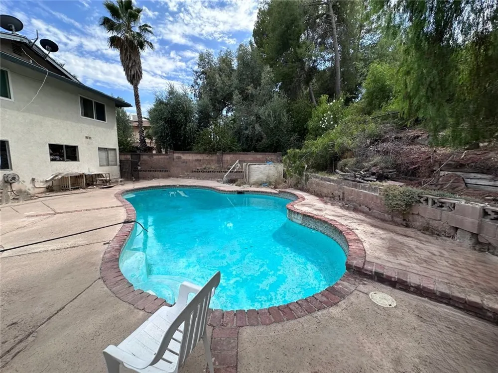 22107 Barbacoa Saugus, CA 91350