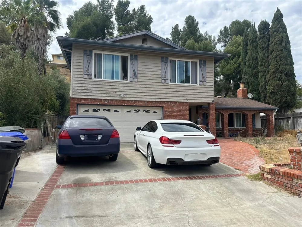 22107 Barbacoa Saugus, CA 91350