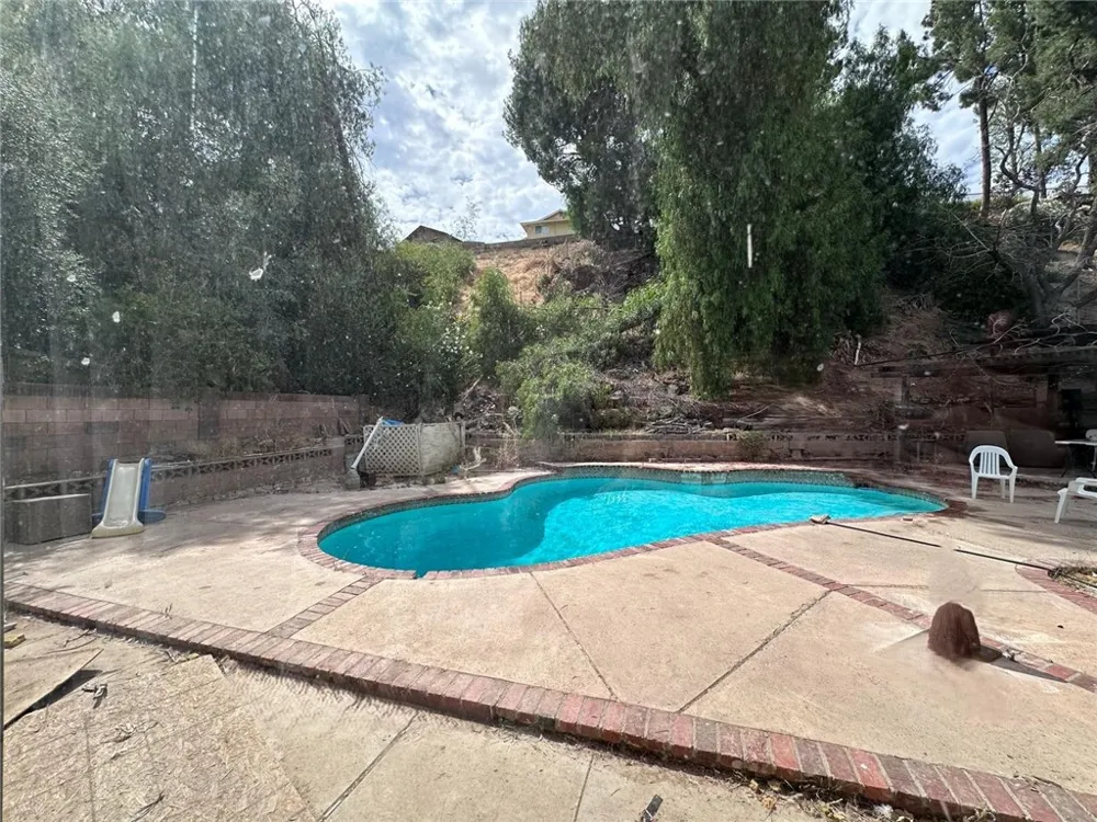 22107 Barbacoa Saugus, CA 91350