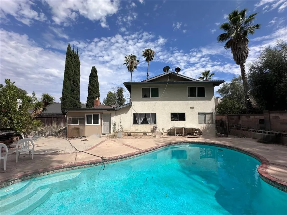 22107 Barbacoa Saugus, CA 91350