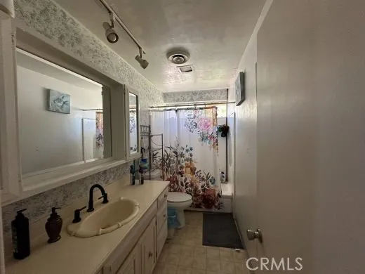 22107 Barbacoa Saugus, CA 91350