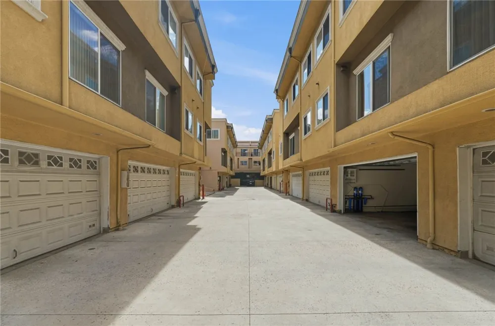 13629 Wyandotte #118 Van Nuys, CA 91405