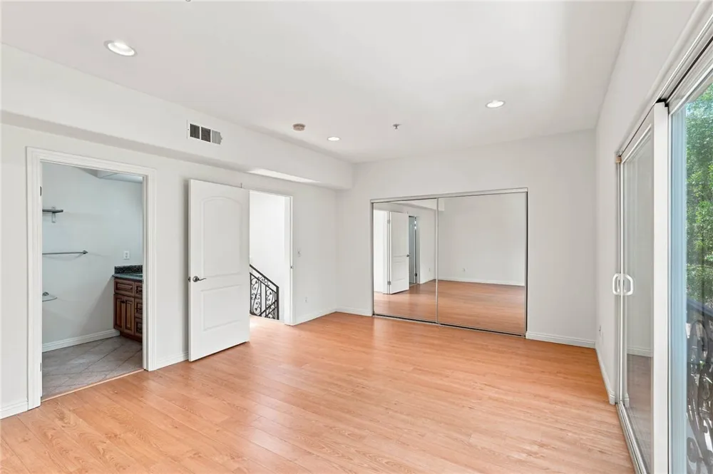 13629 Wyandotte #118 Van Nuys, CA 91405