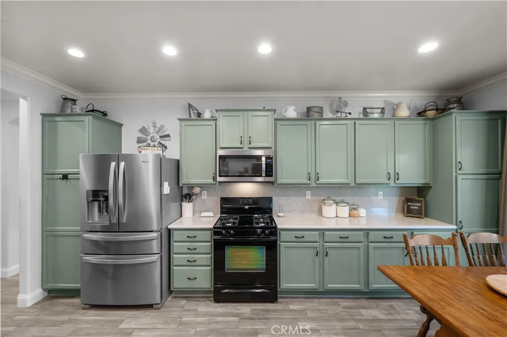 3023 Erica Rosamond, CA 93560