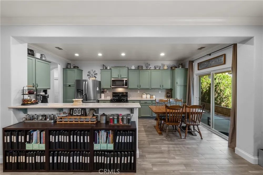 3023 Erica Rosamond, CA 93560