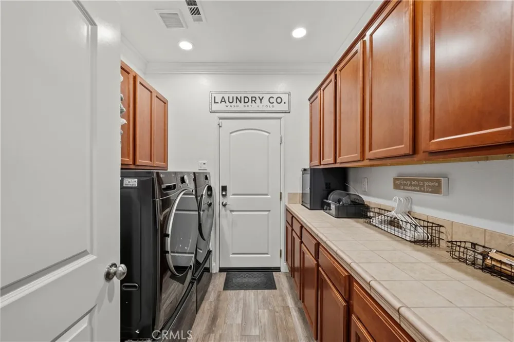 3023 Erica Rosamond, CA 93560
