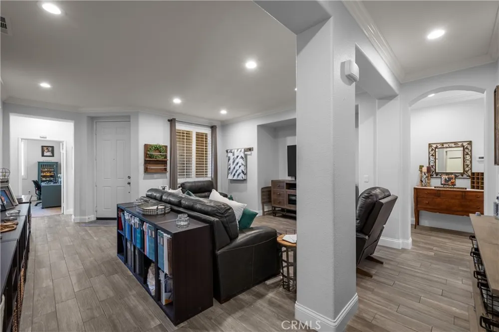 3023 Erica Rosamond, CA 93560