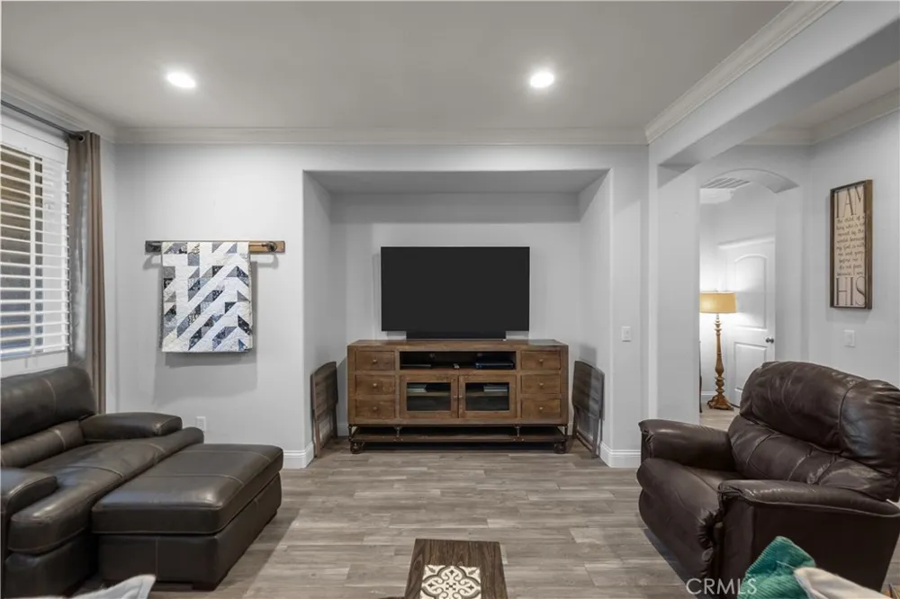 3023 Erica Rosamond, CA 93560