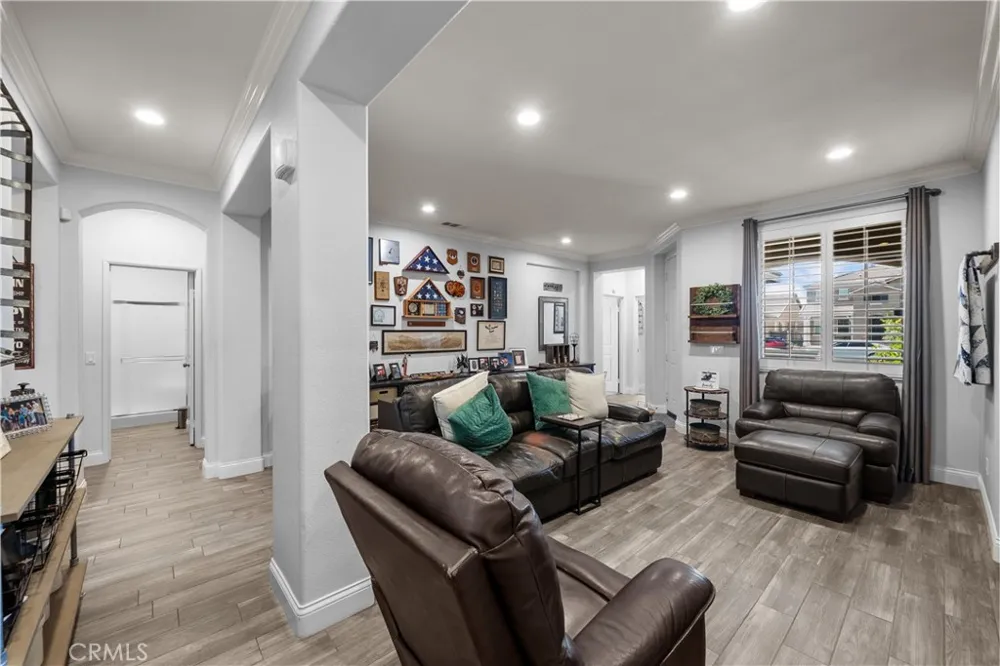 3023 Erica Rosamond, CA 93560