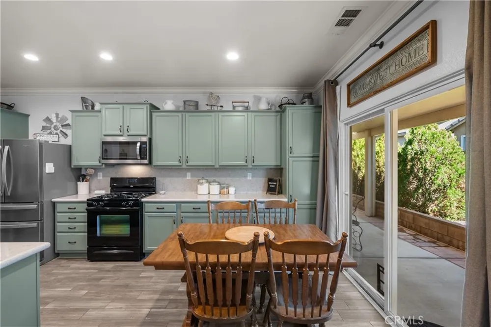 3023 Erica Rosamond, CA 93560
