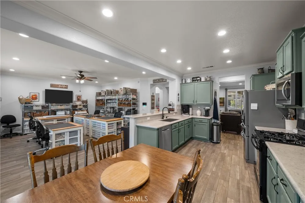 3023 Erica Rosamond, CA 93560