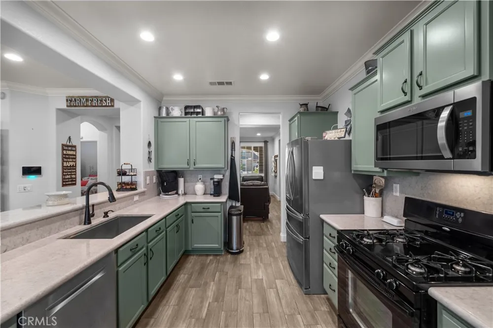 3023 Erica Rosamond, CA 93560
