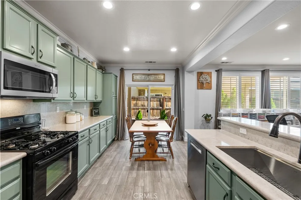 3023 Erica Rosamond, CA 93560