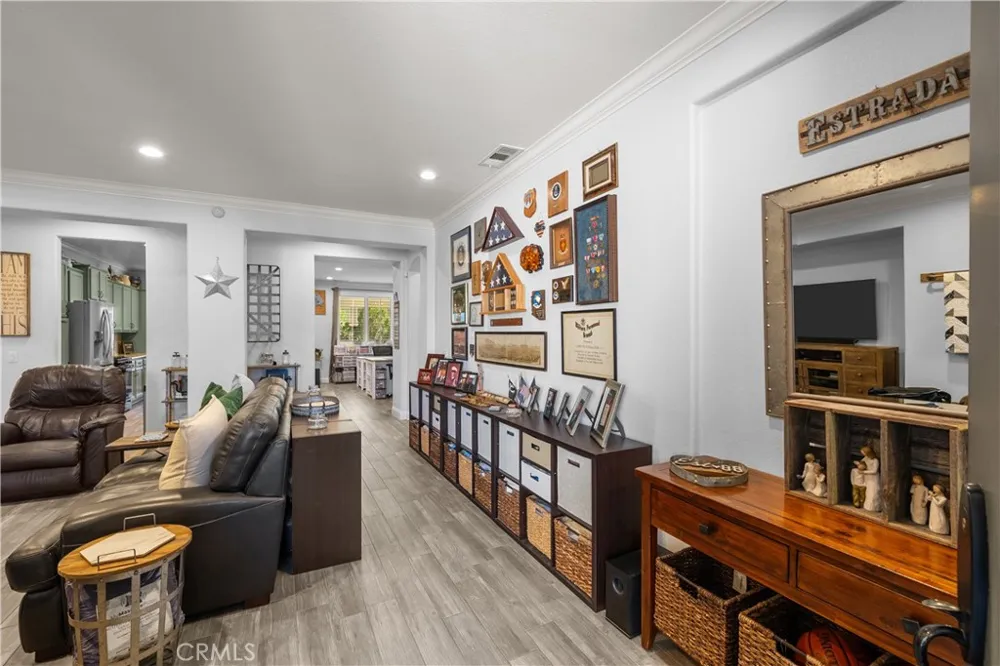 3023 Erica Rosamond, CA 93560