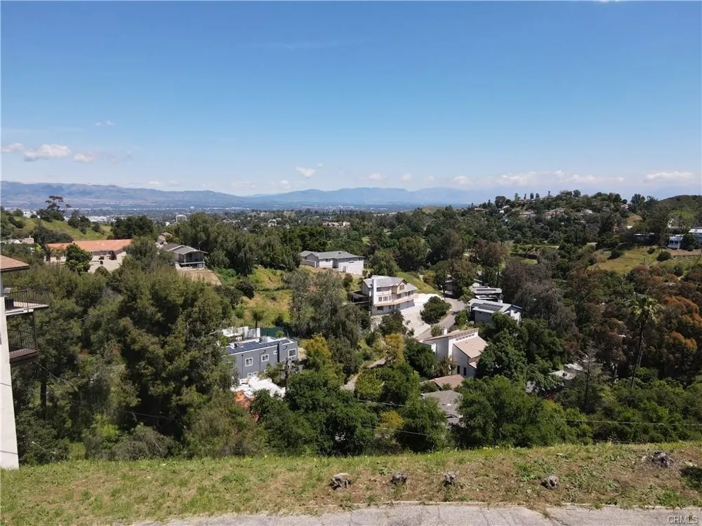 21478 Iglesia Drive Woodland Hills, CA 91364