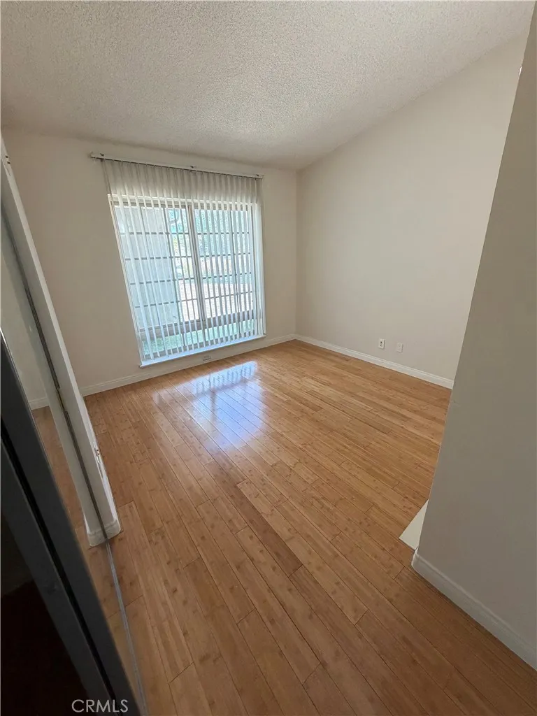 22346 Hartland Street Canoga Park, CA 91303