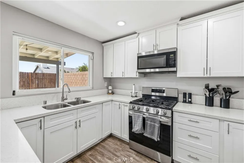 2050 Matthew Avenue Rosamond, CA 93560