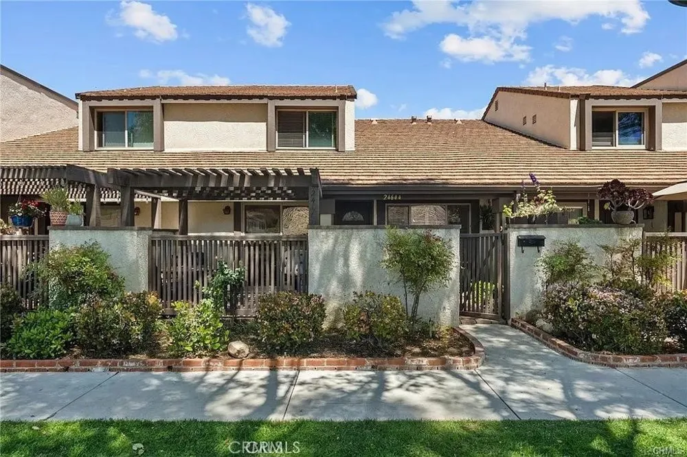 24644 Golfview Drive Valencia, CA 91355