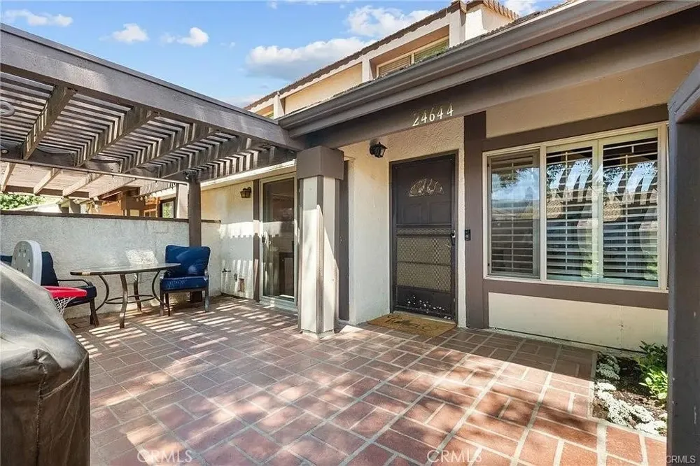 24644 Golfview Drive Valencia, CA 91355