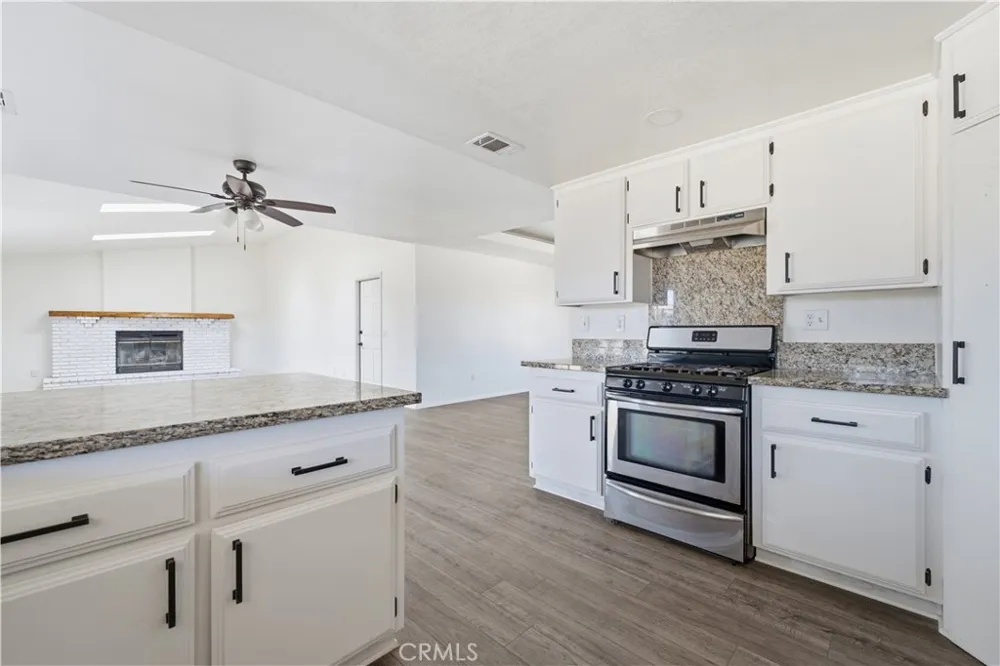 21640 Garibaldi Ct California City, CA 93505