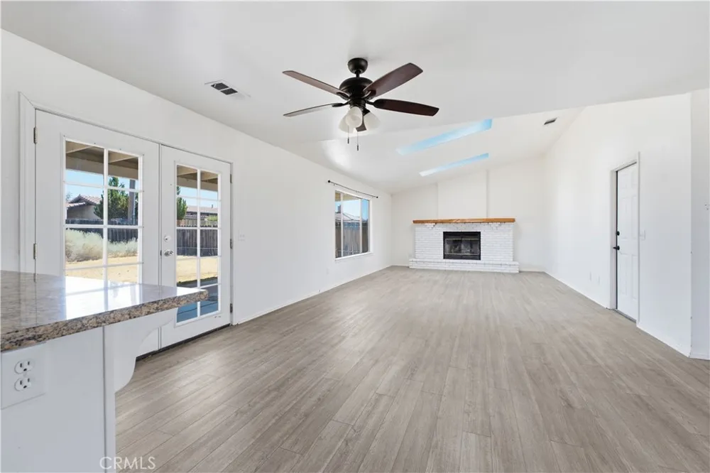 21640 Garibaldi Ct California City, CA 93505