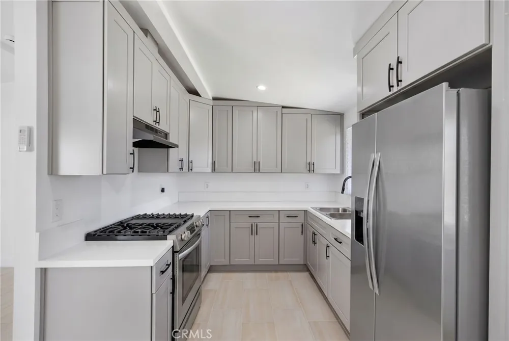 709 W Avenue H12 Lancaster, CA 93534