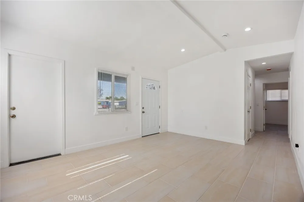 709 W Avenue H12 Lancaster, CA 93534