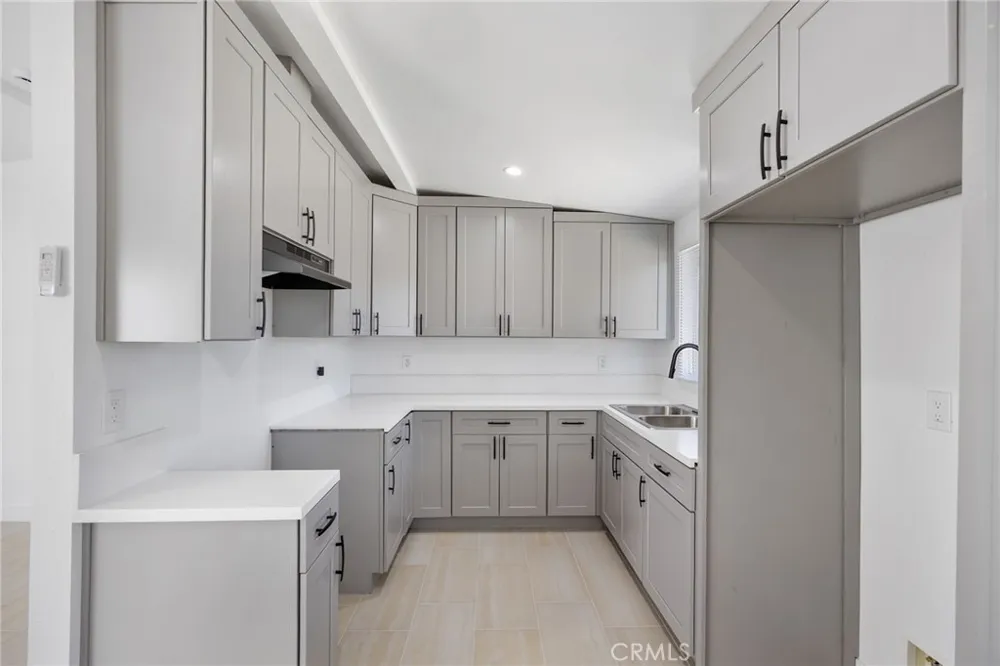 709 W Avenue H12 Lancaster, CA 93534