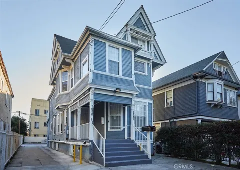 1840 W 11th Place