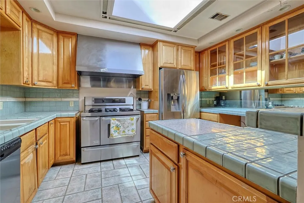 16326 Nordhoff Street North Hills, CA 91343