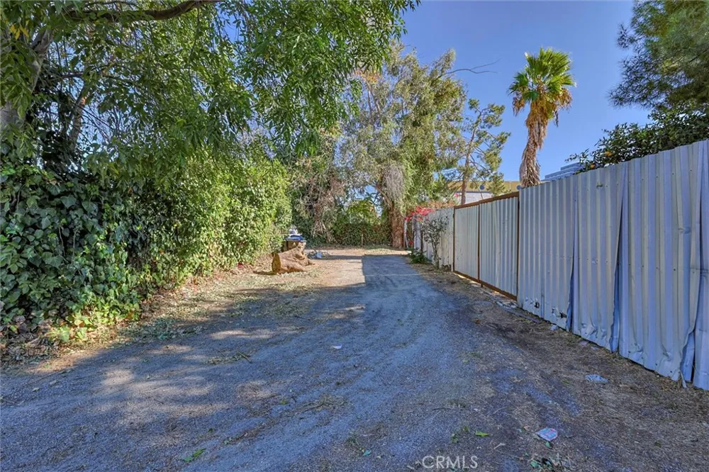 16326 Nordhoff Street North Hills, CA 91343