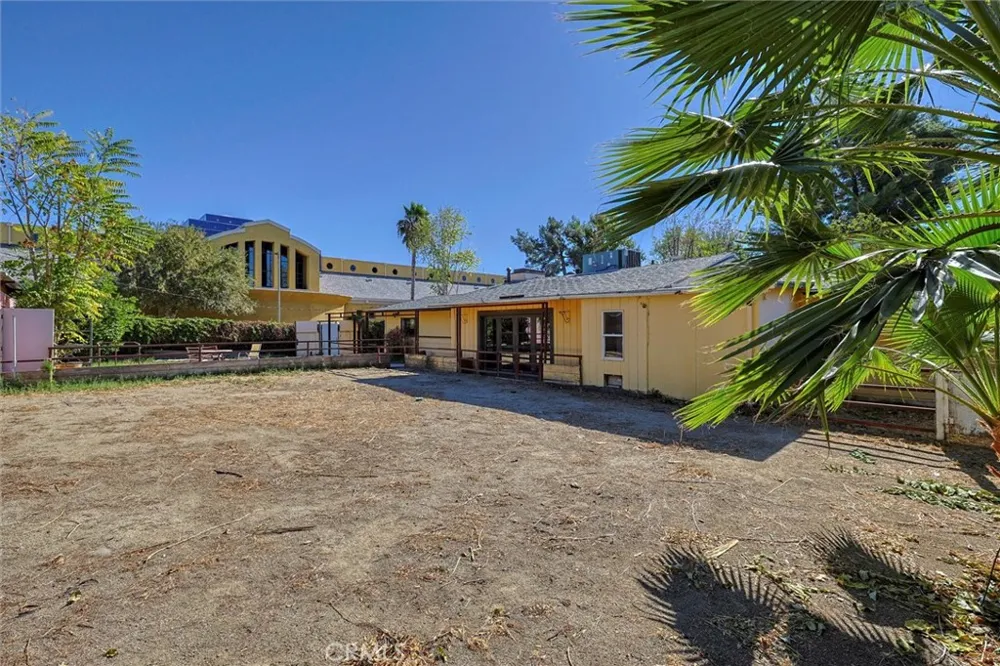 16326 Nordhoff Street North Hills, CA 91343