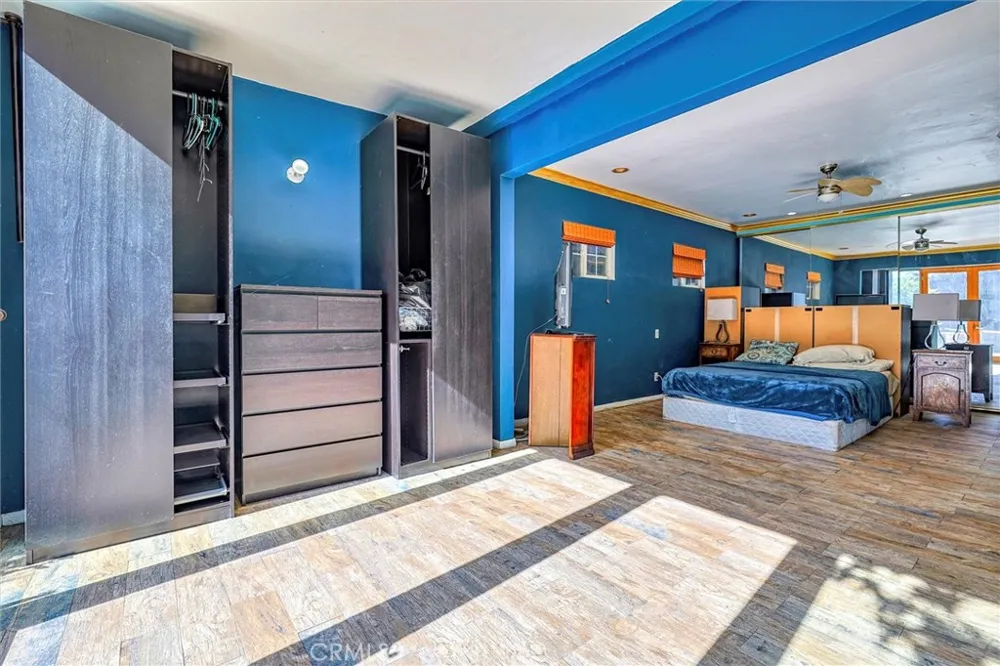 16326 Nordhoff Street North Hills, CA 91343