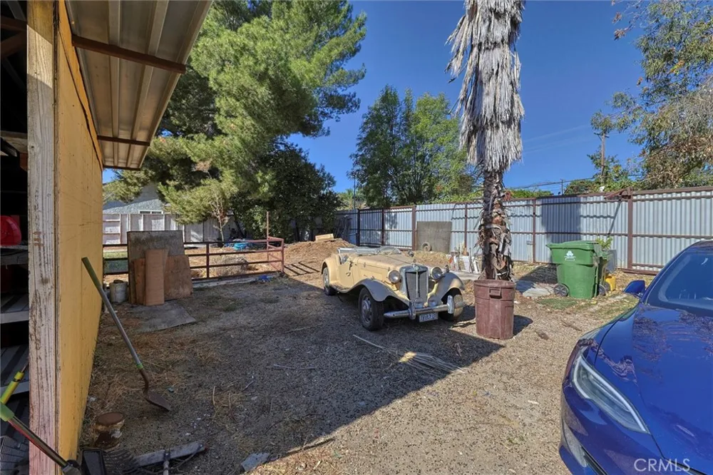 16326 Nordhoff Street North Hills, CA 91343
