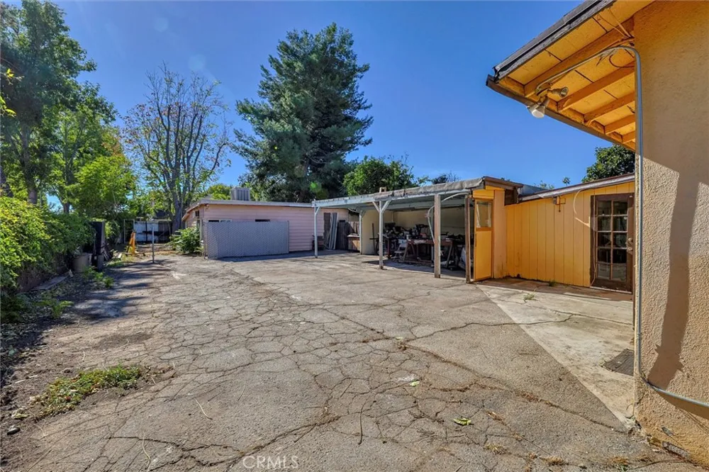 16326 Nordhoff Street North Hills, CA 91343