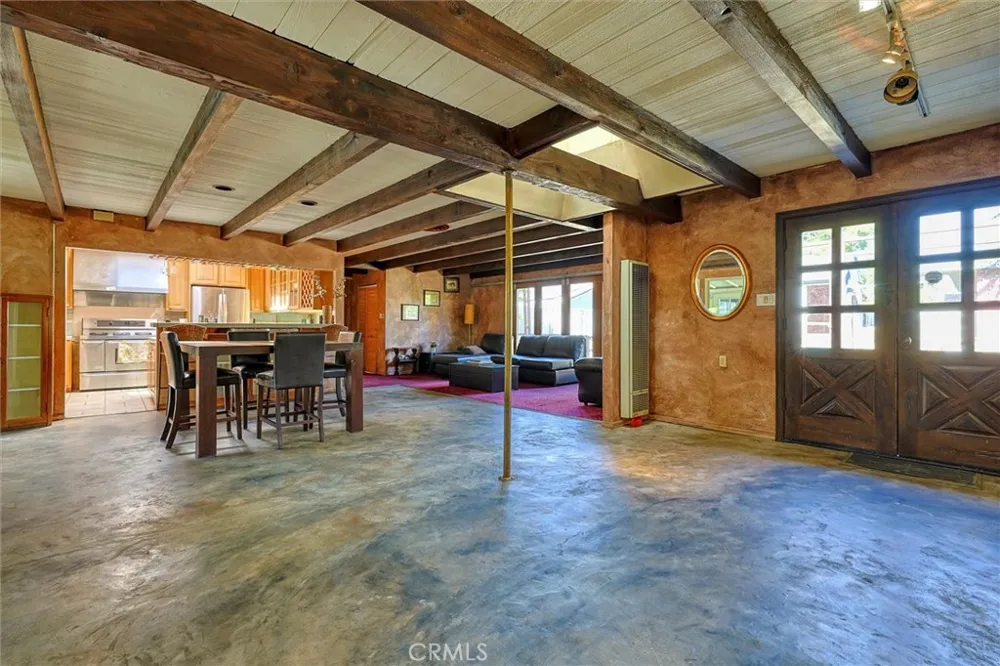 16326 Nordhoff Street North Hills, CA 91343