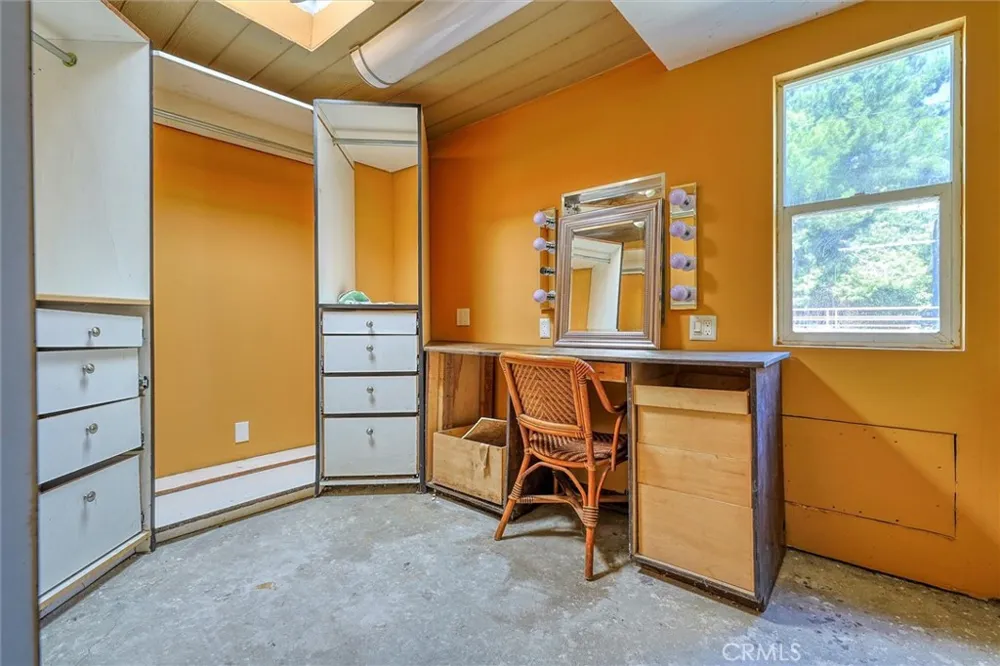 16326 Nordhoff Street North Hills, CA 91343