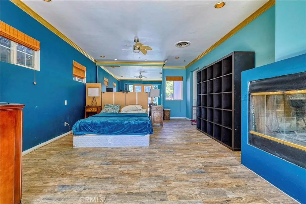 16326 Nordhoff Street North Hills, CA 91343