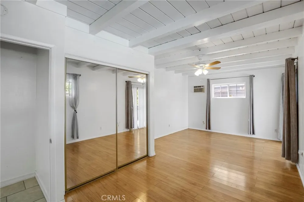 8636 Ranchito Panorama City, CA 91402