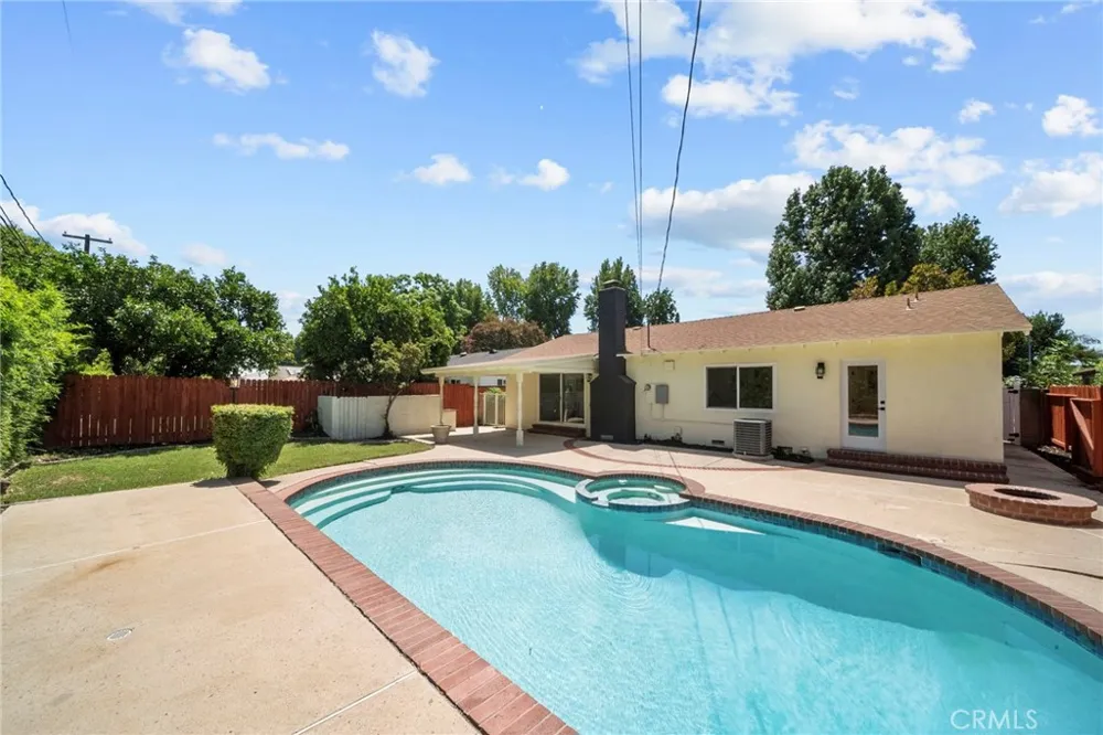 16507 Calahan North Hills, CA 91343