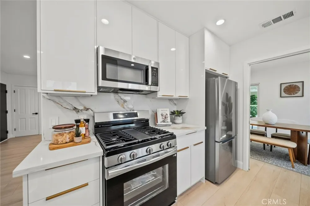 16507 Calahan North Hills, CA 91343