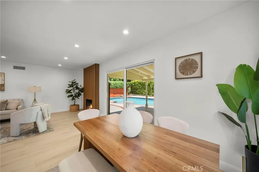 16507 Calahan North Hills, CA 91343