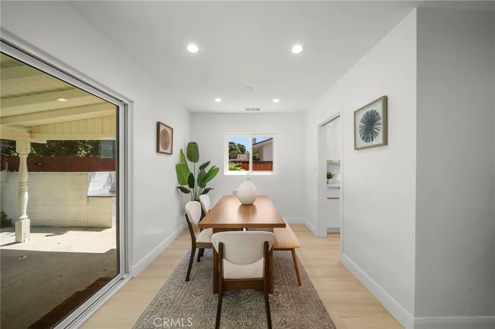 16507 Calahan North Hills, CA 91343