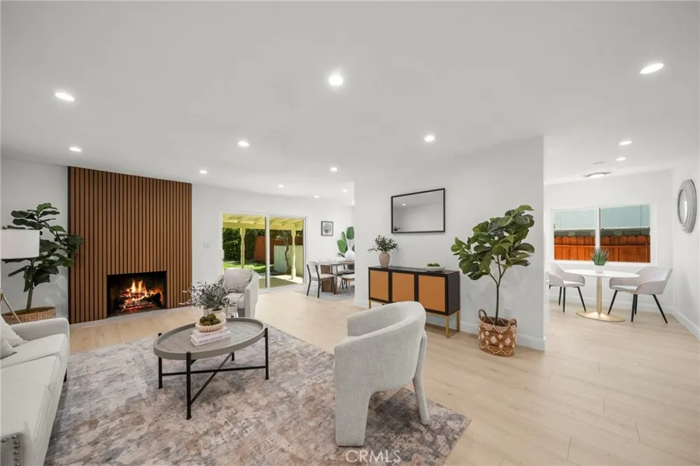 16507 Calahan North Hills, CA 91343