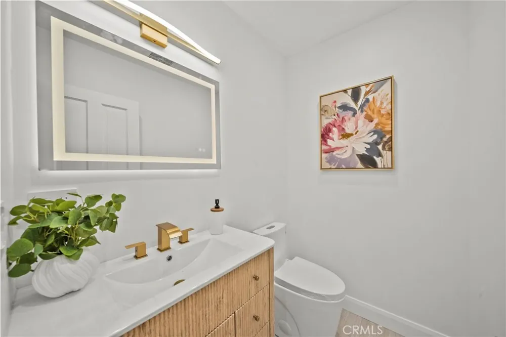 16507 Calahan North Hills, CA 91343