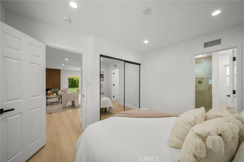 16507 Calahan North Hills, CA 91343