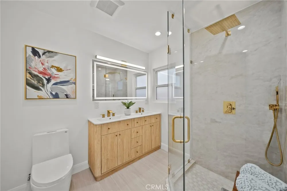 16507 Calahan North Hills, CA 91343